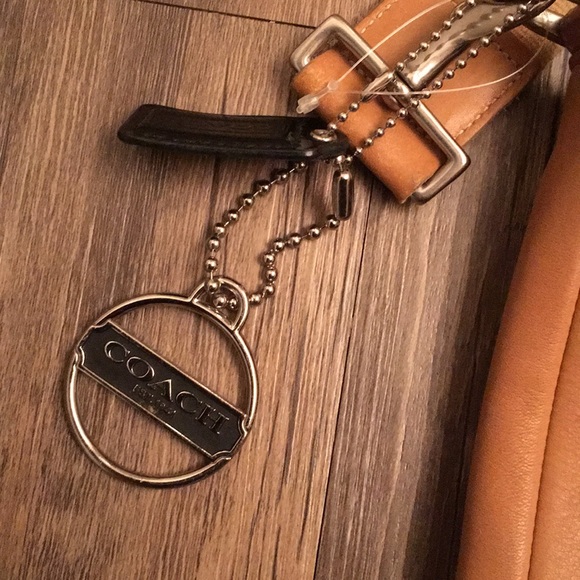 Coach purse - Picture 4 of 5